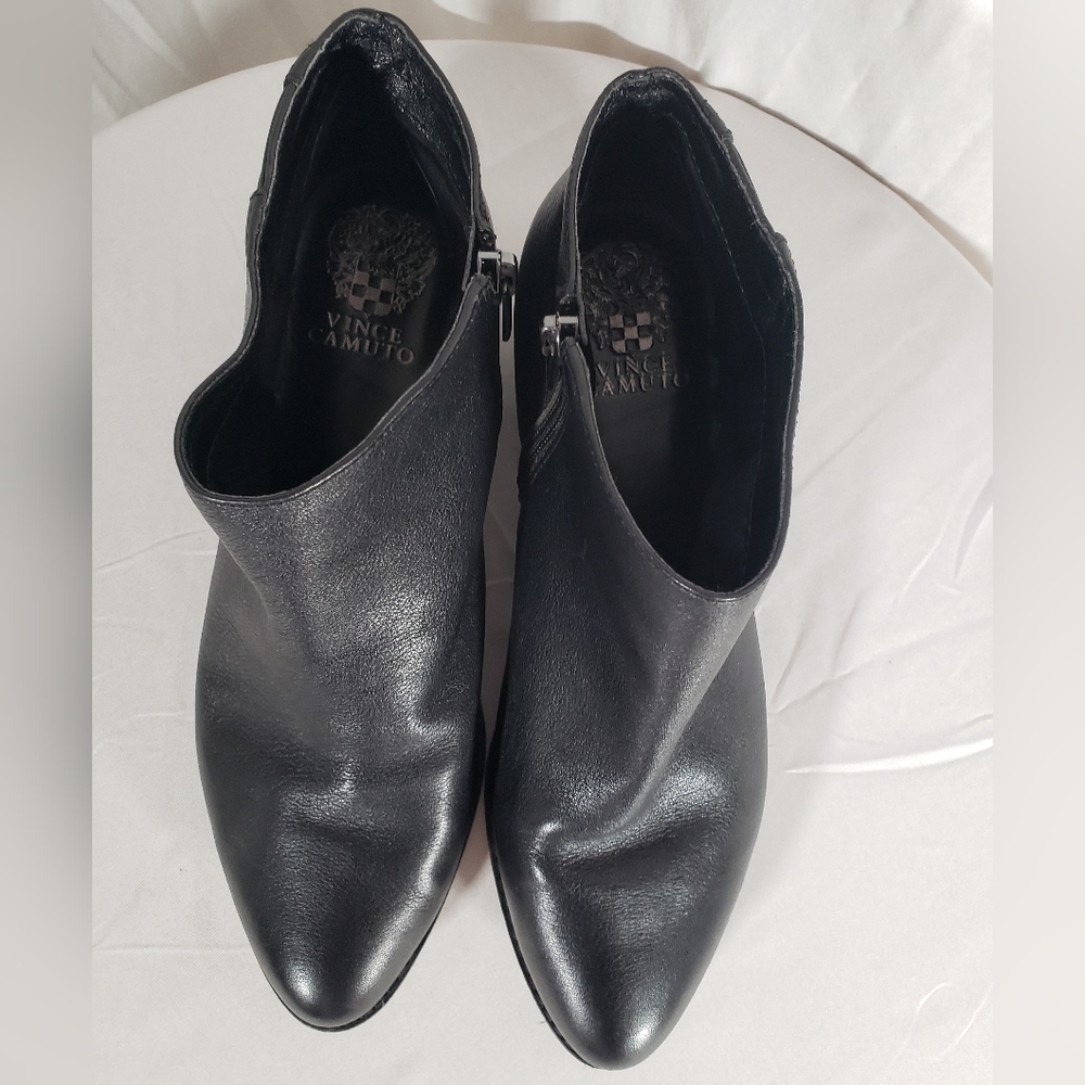 Vince Camuto's Black Leather Booties Sz 10 - Picture 2 of 9